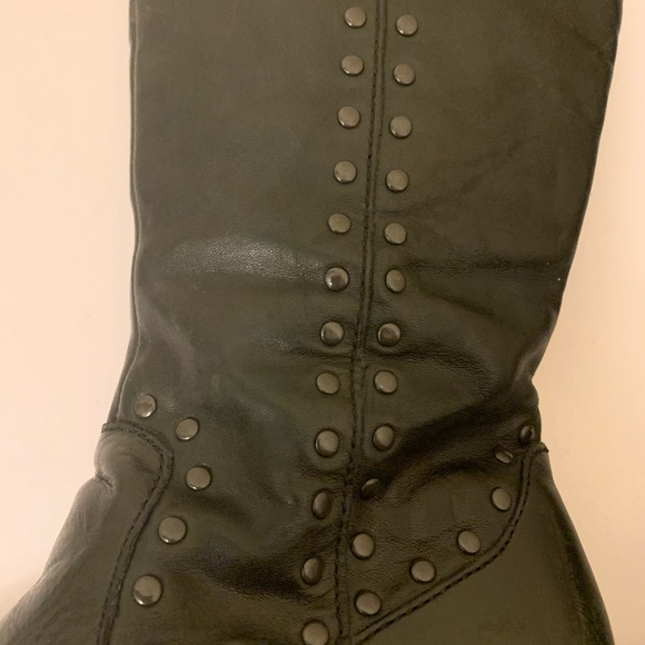 Born black leather boots size 8 Excellent used condition - Picture 6 of 10